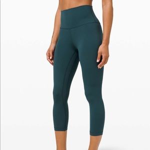 NWT Lululemon Align Crop 21” submarine Size 2